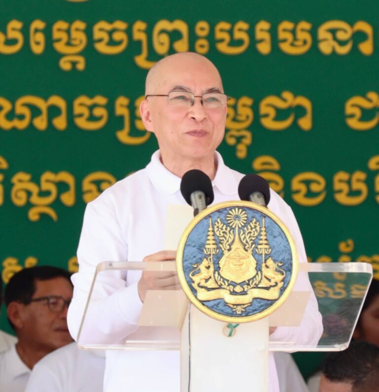 នាព្រឹកថ្ងៃទី ០៥ ខែមិថុនា ឆ្នាំ២០២៥ ឯកឧត្តម សុខ ចាន់ភក្តី រដ្ឋលេខាធិការក្រសួងព័ត៌មាន បានអញ្ជើញចូលរួមក្នុងពិធីប្រារព្ធទិវាបរិស្ថានជាតិ និងបរិស្ថានពិភពលោក ៥ មិថុនា